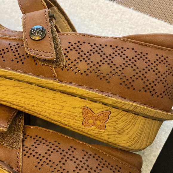 Algeria women’s shoes - Picture 5 of 7